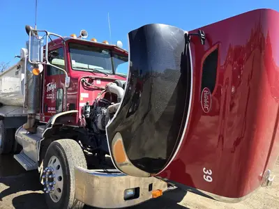 USED 2013 PETERBILT 384
