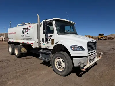 USED 2019 Freightliner M2 106