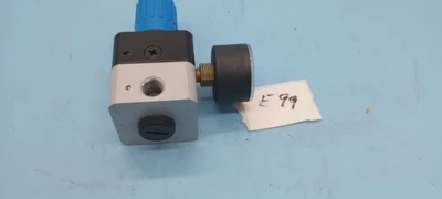 NEW Festo FESTO LRP-1/4-0.7 159500 Control Valve + GAUGE 161126