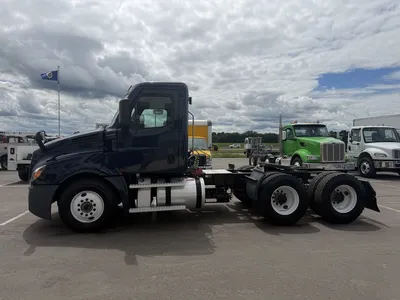 Used 2021 FREIGHTLINER CASCADIA Conventional trucks Minnesota US | Carco Truck & Equipment #1513677
