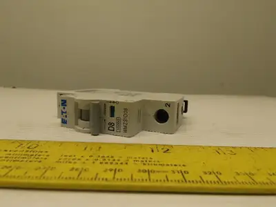 Eaton Cutler Hammer WMZS1D08 8A 1 Pole Circuit Breaker DIN Rail Mount Lot of 3