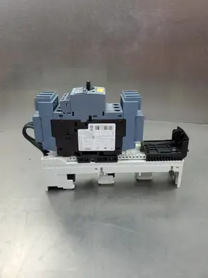 USED Siemens 3RV2711-1DD10 Circuit Breaker w/8US1251-5DS10 Base Unit