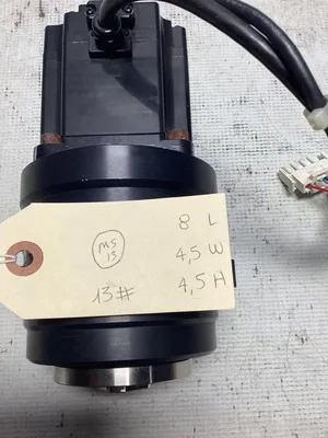 Yaskawa AC Servo Motor; SGMPH-04AAAGB01