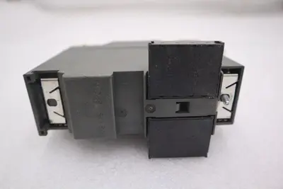 Siemens 6ES7 332-1HH01-0AA0 S7 Digital Output Module - 16pt Relay STOCK K-3502