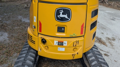 USED 2022 Deere 26G