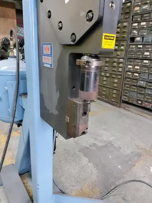 Tog -L-LOC 3 Clinching Machines | THREE RIVERS MACHINERY (2)