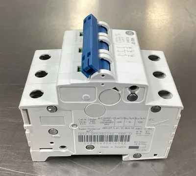 ALLEN BRADLEY 1492-SPM3D250 /D 25A Circuit Breaker 3P 4D-28