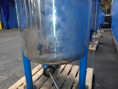 400 Gallons S/s Tank W/agitator