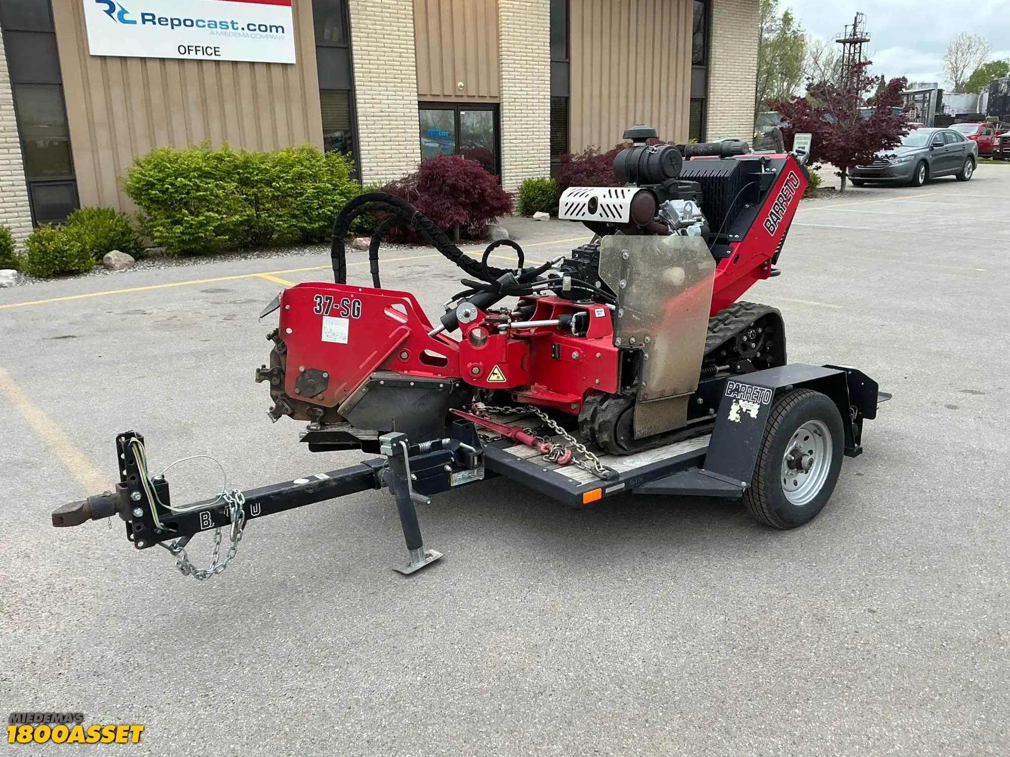USED BARRETO 37-SG STUMP GRINDER WITH TRAILER