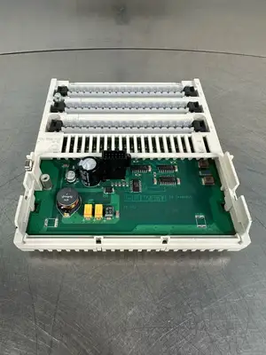 Schneider 170ADI35000 DIGITAL INPUT BASE, 32 PT, 24VDC (7.2.1)