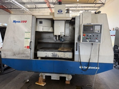 2000 DAEWOO MYNX 500 Vertical Machining Centers | PM Machines (1)