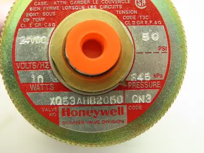 Honeywell Skinner XQ53AHB2050 Solenoid Valve 3-Way NC 24VDC 50 PSI 1/4" NPT