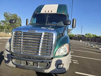 USED 2012 FREIGHTLINER CASCADIA 125