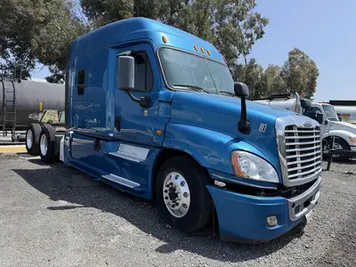 USED 2014 FREIGHTLINER CASCADIA 113