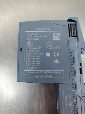 USED Siemens 6ES7132-6FD00-0BB1 Output Module w/6ES7193-6BP20-0BB1 Base
