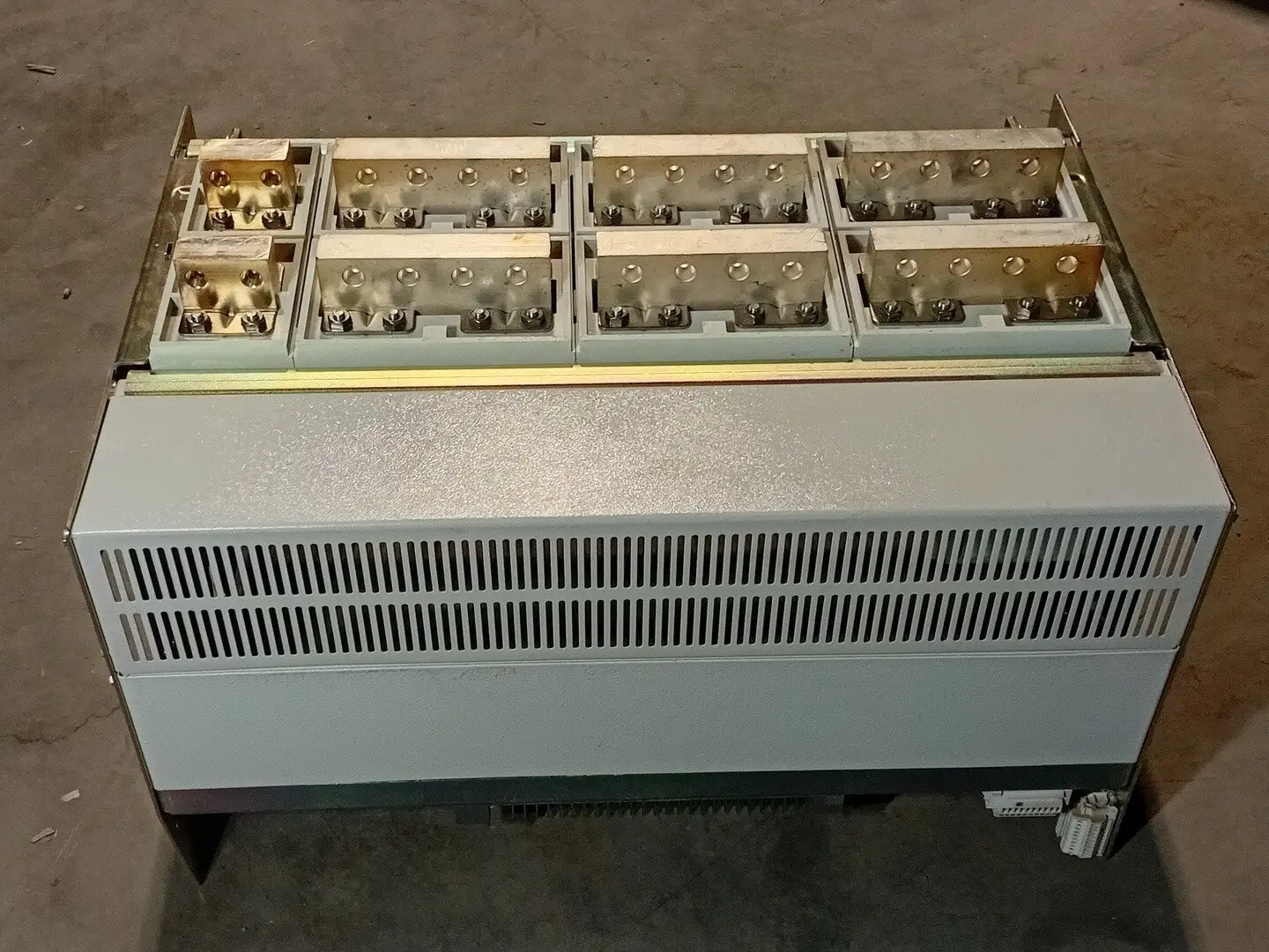 NEW ABB E4-A-3600AHR-HR4P10