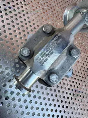 USED 2 ITT PURE FLO RA0.5MAX DIAPHRAGM VALVE  W/ 1 1/2 AND 3/4" SANITARY FITTING