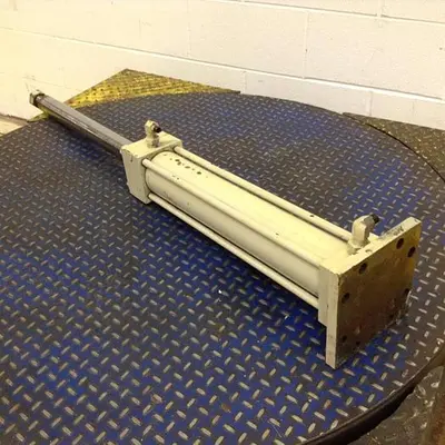USED CINCINNATI MILACRON CYLINDER225