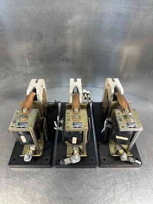 GE General Electric Y101A2 DC Contactor Relay 150 DC Amps 600V (4A-29)