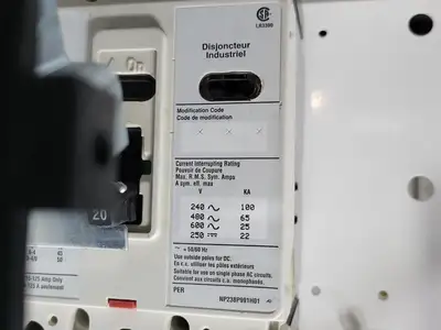 Used EATON SVX005A1-5A4N1 Switchgears British Columbia CA | Lenmark #240137