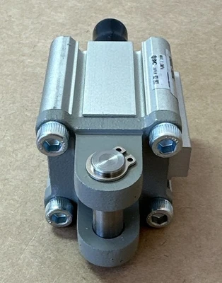NEW SMC CDQ2D32-10DCMZ
