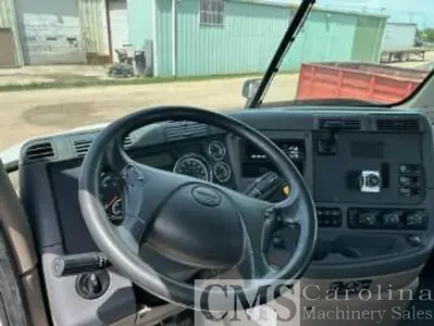 2015 Cascadia Day Cab
