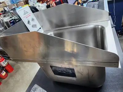 New | in-Stock Advance Tabco New Advance Tabco Sink with 6" Tapered Side Splash - 10" x 14" x 10" Bowl - Faucet NOT Included Sinks Illinois US | Falcon Restaurant Supply #1376672
