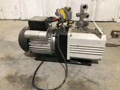 Trivac Leybold D Series Rotary Vane Vacuum Pump 1650/1350RPM 1PH 10m3/h 2x10mbar