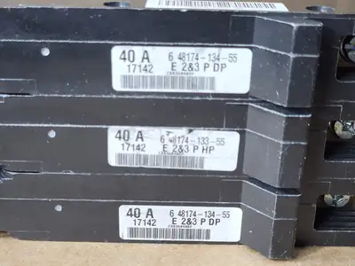 NEW SQUARE D EDB36040