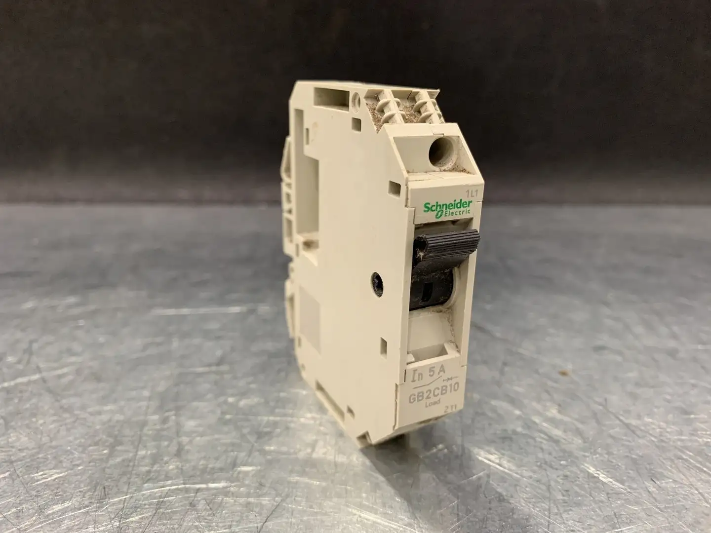 Used SCHNEIDER ELECTRIC GB2CB10 Switchgears British Columbia CA | Lenmark #244184