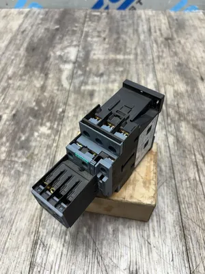 Siemens 3RT2026-1AL20 Electrical/PLC/Automation | ESS Industrial Equipment Sales (6)