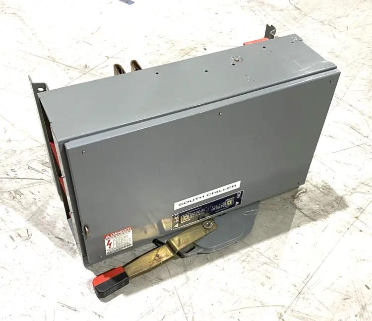 Used SCHNEIDER ELECTRIC, SQUARE D SER. E1 FUSIBLE PANELBOARD SWITCH UNIT 400A 3-POLE NO FUSES Fuses | Maverick Industrial Sales #1101838