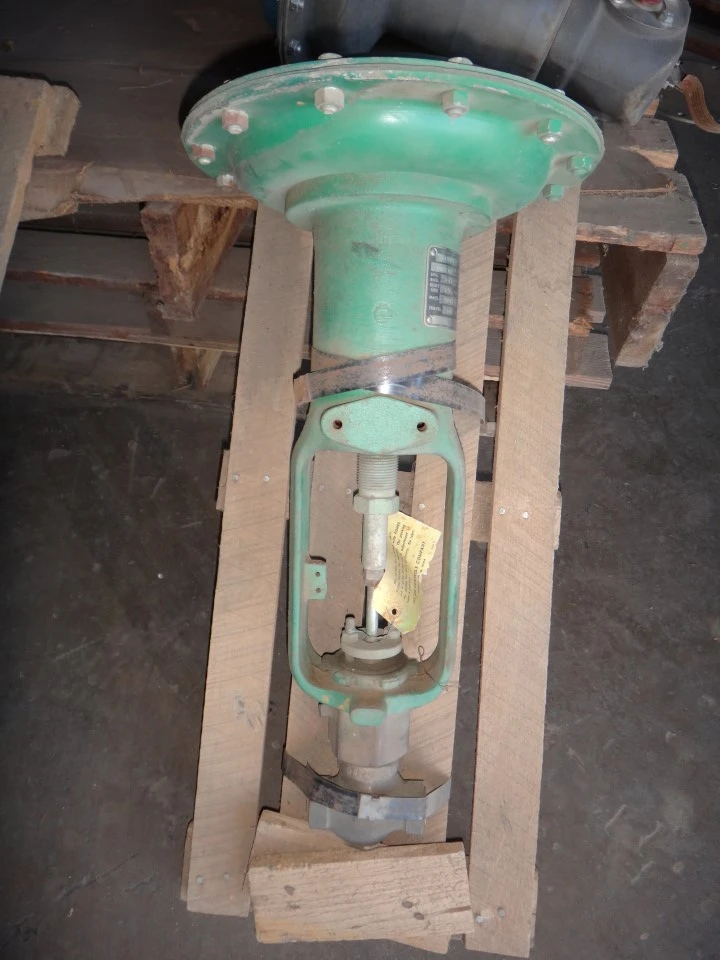 Fisher 3/4" 150 Class, Bronze NPT Control Valve