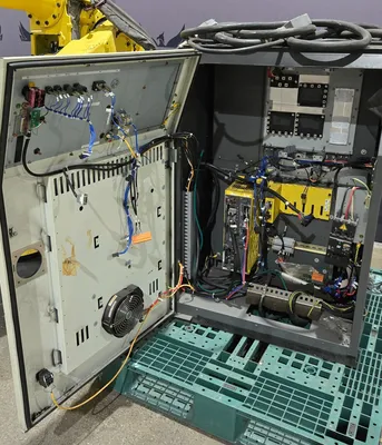 USED 2010 FANUC R-2000IB/165F