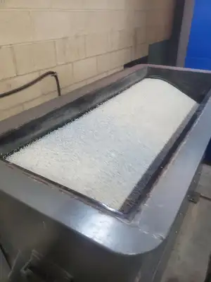 USED 1900 DEBURRING EQUIPMENT MANUFACTURING 22.25"W X 59"L