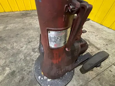 (2) 100 TON DUFF NORTON MODEL #144-CMJ AIR MOTOR JACKS, 30" LIFT: YOBRO #24192