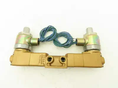 Versa VXX-4324-H-XX-38C-10 Pneumatic Solenoid Valve 4-Way 3-Pos 1/4"npt 120VAC