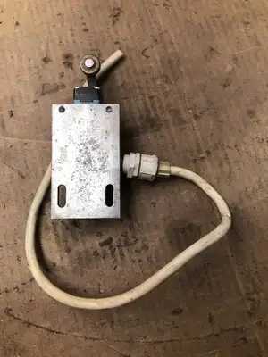 Honeywell Micro Switch GLEB01A5B Roller Lever Limit Switch 300VAC 250VDC