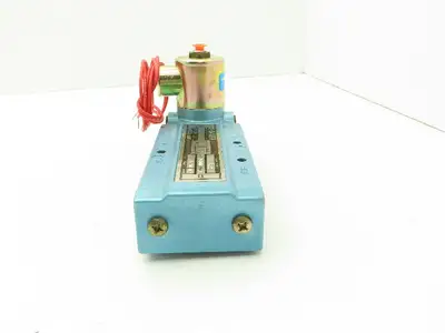 Honeywell Skinner S3R0AGLX Directional Control Valve 5-Way 2 Pos 240VAC 150 PSI