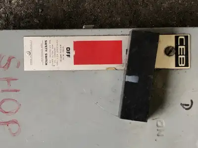 30 Amp Electrical Enclosure w/ Fuses