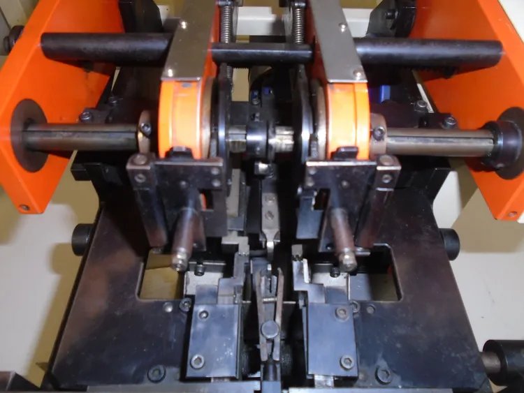Used 2002 HERBERT STRECKFUSS C043/B AUTO CUT, FORM, BEND MACHINE Miscellaneous PCB & SMT Equipment Texas US | Tekmart International Inc. #1292032