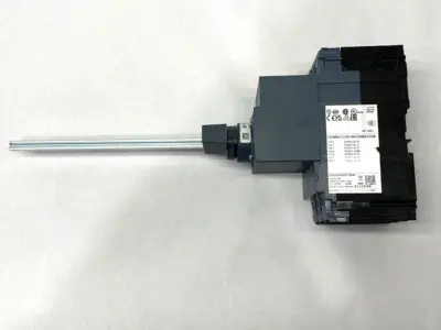 USED SIEMENS CIRCUIT BREAKER W/ 3VA9137-0FK31 OPERATOR NO HANDLE