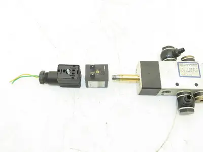 Wirth+Schwaar 552 SV 8102 Pneumatic Solenoid Valve 24VDC 5 Way 2 Pos 1/8"NPT