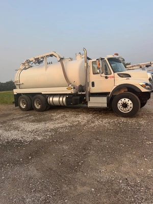 2017 Transway Liquid Vacuum Truck DOT Industrial Vac | VacSource (1)