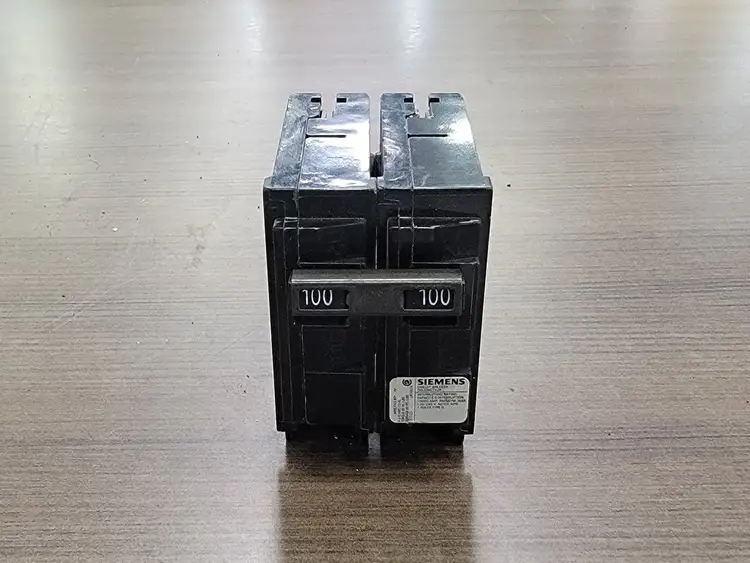 Used SIEMENS Q2100 Switchgears British Columbia CA | Lenmark #242656