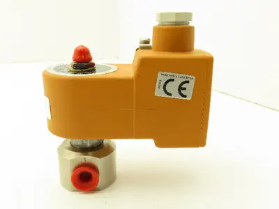 Honeywell Skinner U131V5690 Lucifer Solenoid Valve 3-Way NO 28VDC 150PSI 1/4"NPT