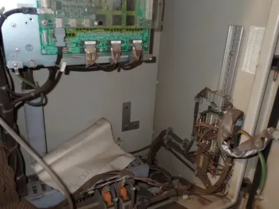 USED 2011 YASKAWA MOTOMAN MH6