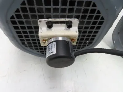 Sew Eurodrive KHF67 DRN112M4/BE5 Brake Gear Motor 27.28:1 65rpm 4Kw 220/380V 3PH