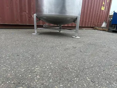 825 Gal. Brite Tank