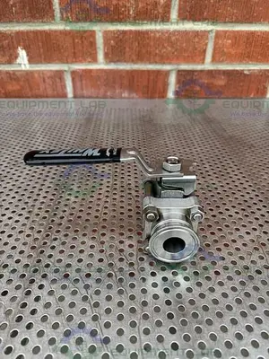 USED WHITEY SS-65TSC16 STAINLESS STEEL BALL VALVE W/ 1" SANITARY FITTING